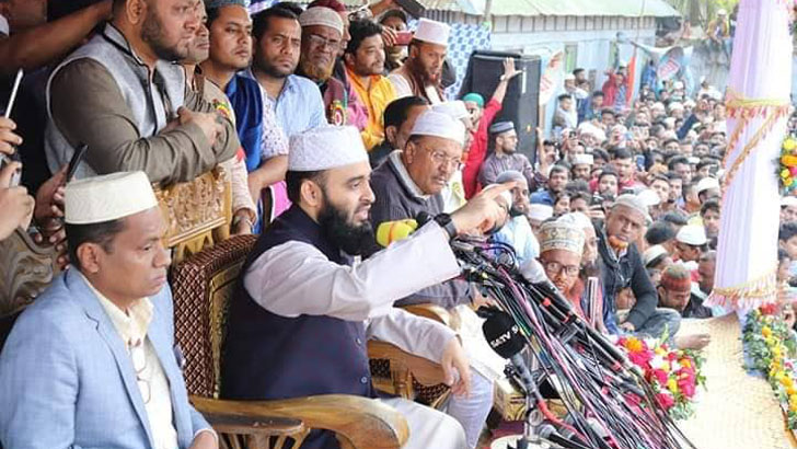 আজহারীর মাহফিলে মুসল্লির ঢল