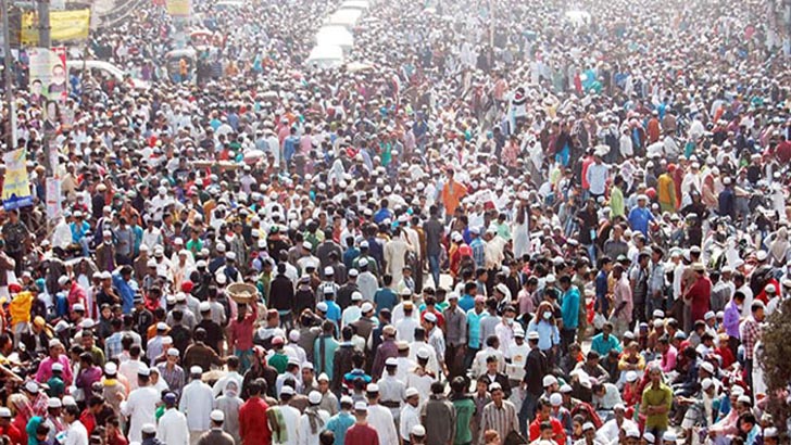 দ্বিতীয় পর্বের আখেরি মোনাজাতে অংশ নিতে তুরাগতীরে লাখো মুসল্লির ঢল