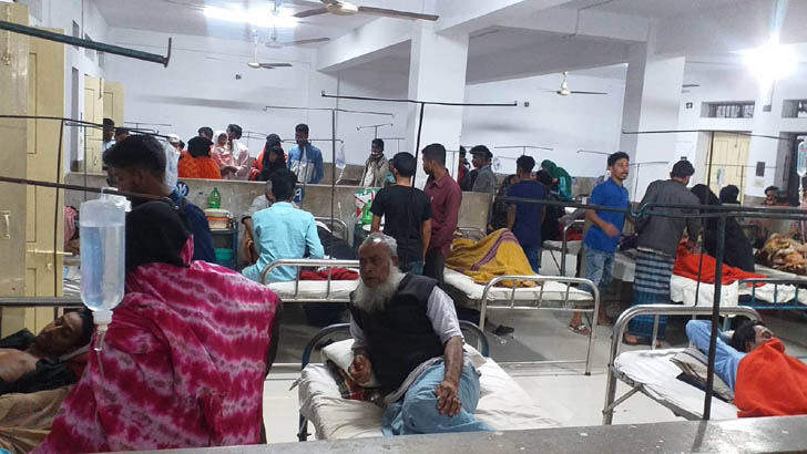 বৌভাতের খাবার খেয়ে শতাধিক অসুস্থ