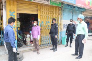 করোনা ভাইরাসের প্রাদুর্ভাব রুখতে বরিশালে ৭ প্রতিষ্ঠানকে জরিমানা