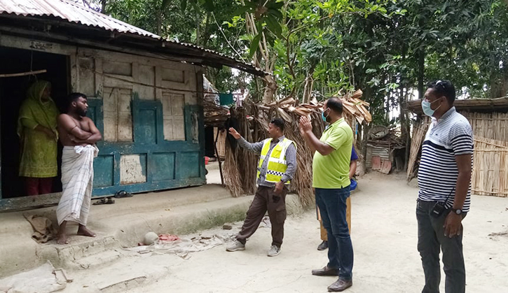 বরিশাল হোম কোয়ারেন্টাইন নিশ্চিতে শায়েস্তাবাদে পুলিশী অভিযান