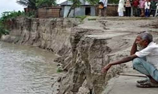 ধর্মপাশায় সুরমা নদিব ভাঙ্গনে ২টি বাজার সহ ৭টি গ্রাম বিলিন