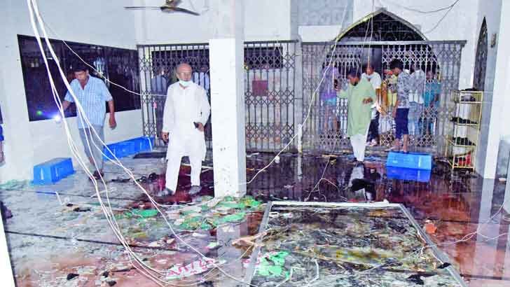 মসজিদে বিস্ফোরণ: মৃত্যুসংখ্যা বেড়ে ১৭