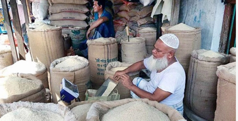 কেজিতে চালের দাম বেড়েছে ৪ টাকা
