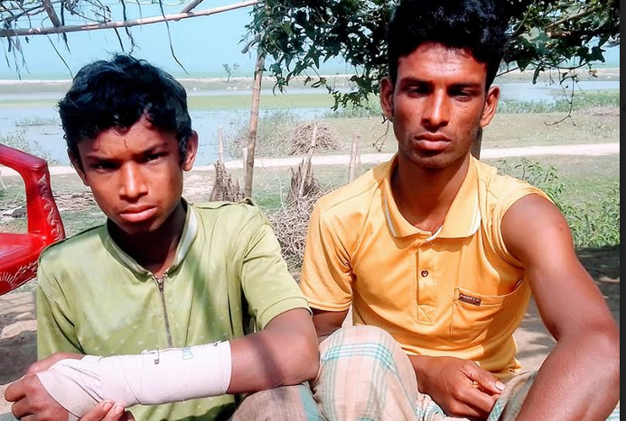 ধর্মপাশায় গরুর গাস খাওয়াকে কেন্দ্র করে দুই প্রতিবন্ধী ভাইকে পিটিয়ে রক্তাক্ত করে
