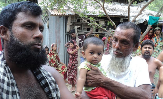 হিজলায় পিতা পুত্র হত্যা মামলা নিয়ে চলছে দরদাম-প্রভাবশালীর হুমকী