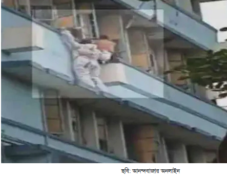 করোনা রোগী জানালা দিয়ে পালাতে গিয়ে আটকা পড়ল