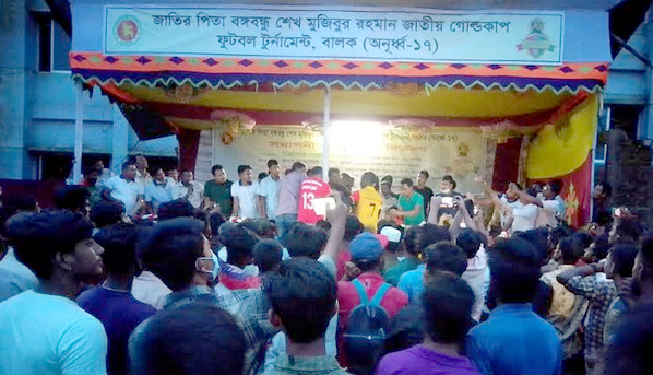 ধর্মপাশায় বঙ্গবন্ধু শেখ মুজিবুর রহমান জাতীয় গোল্ডকাপ ফুটবল প্রতিযোগীতায় মধ্যনগর বিজয়ী