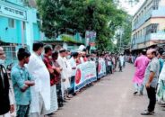 ধর্মপাশায় জলমহালকে কেন্দ্র করে প্রতিপক্ষের বিরুদ্ধে মিথ্যা অপহরনের প্রতিবাদে মানববন্ধন