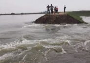 এবার বাঁধ ভেঙে পানি ঢুকছে ছায়ার হাওড়ে