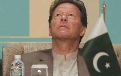 যে কোন সময় পদত্যাগ করতে পারেন ইমরান খান: আল জাজিরা