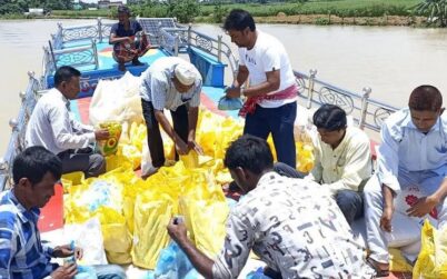 বন্যার্তদের পাশে দাঁড়ালেন ধর্মপাশা উপজেলা প্রেসক্লাব