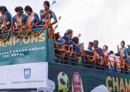 ছাদখোলা বাসে সাবিনারা, পথে পথে ভালোবাসায় সিক্ত