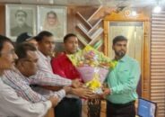 বরিশালের হিজলায় নতুন ইউএনও’র যোগদান-বরণ করলেন বিদায়ী ইউএনও
