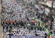 ইসলামী আন্দোলন বাংলাদেশের নেতা কর্মীরা নির্বাচন কমিশন অভিমুখে গণ মিছিলে পুলিশের বাধা