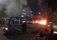 রাজধানীর ধানমন্ডিতে একটি যাত্রীবাহী বাসে আগুন
