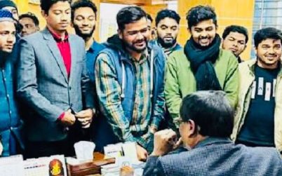 বরিশাল শিক্ষা বোর্ডে যোগদানে ছাত্র সমন্বয়কদের বাধা,সচিব ফাতেমার বিষয় সিদ্ধান্ত মন্ত্রণালয়ের বিবেচনায় রয়েছে