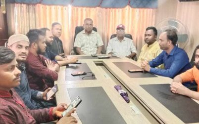 চট্টগ্রাম এর সন্দ্বীপে কপোতাক্ষ ফেরীর মাস্টার ও ইঞ্জিন ইনচার্জের সাথে স্থানীয় সাংবাদিক নেতৃবৃন্দের মতবিনিময় সভা অনুষ্ঠিত