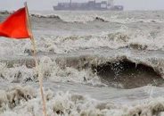 সাগরে ৩ নং সতর্ক সংকেত, সন্দ্বীপ-চট্টগ্রাম নৌরুটে সব ধরনের নৌযান চলাচল বন্ধ ঘোষণা