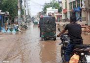 সামান্য বৃষ্টিতেই জলাবদ্ধ সন্দ্বীপ শহর: নাগরিক দুর্ভোগ চরমে