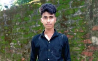 উত্তাল পদ্মা নদীতে নিখোঁজ সন্দ্বীপের কিশোর আরাফাত