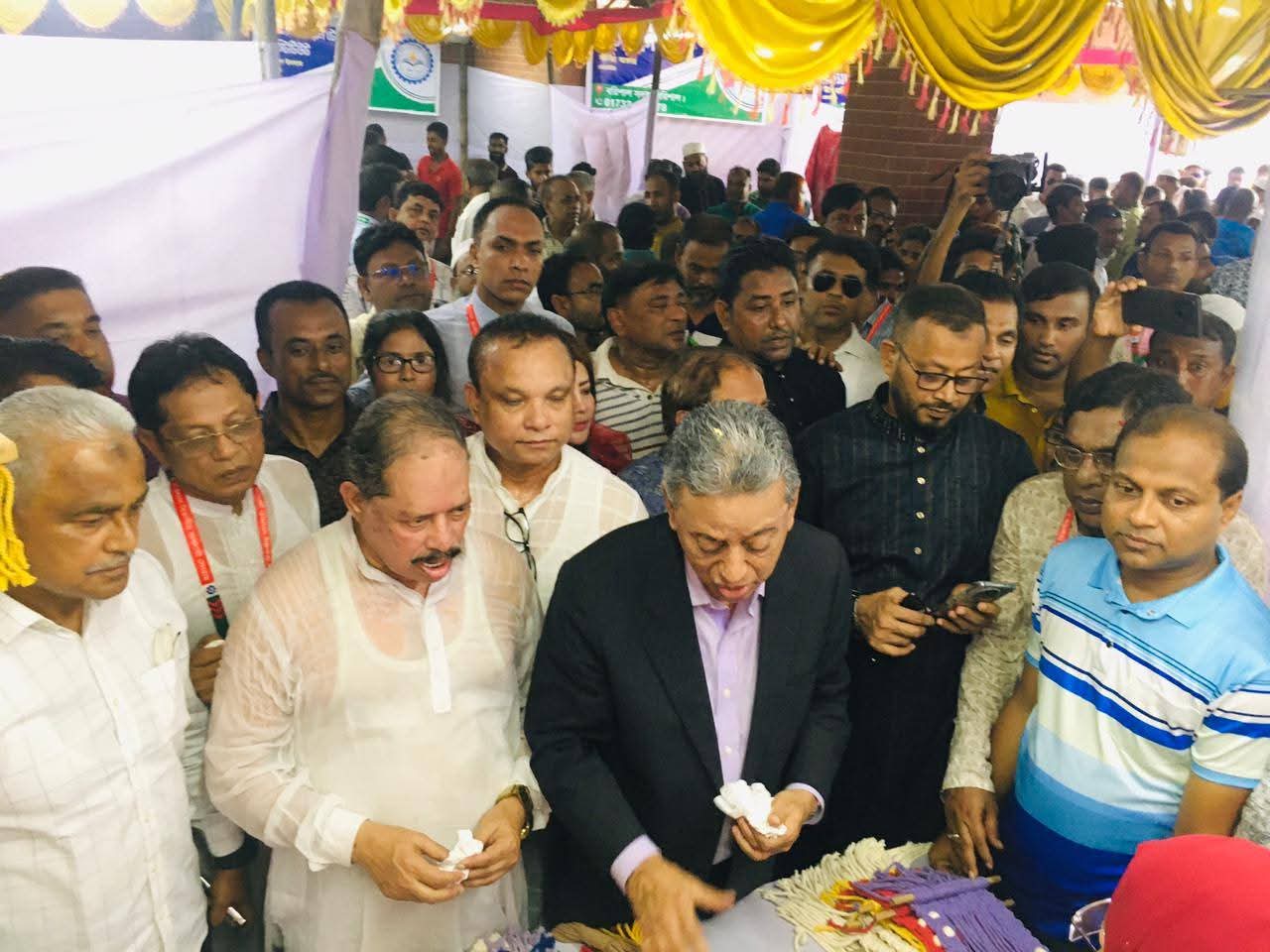 ফেব্রুয়ারীতে নির্বাচনের মাধ্যমে দেশে গণতন্ত্র পুনপ্রবঞ্চিত হবে-আমির খসরু