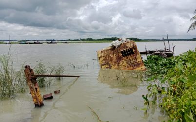 অযত্ন-অবহেলায় বাবুগঞ্জের নদীতে নষ্ট হচ্ছে সওজের-কোটি টাকার সম্পদ