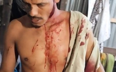 বরিশাল সদর রায় পাশা কড়াপুর চাঁদা দাবি করায় গণধোলাই