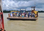 পটুয়াখালী বাউফল বগা ফেরী-বকশিশের নামে চাঁদাবাজি