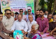 শারদীয় দূর্গাপূজা উপলক্ষে বরিশালে শাড়ি উপহার বিতরণ