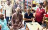 উজিরপুরে  অসহায় ব্যক্তিদের মাঝে আর্থিক  অর্থ প্রদান করেন কেন্দ্রীয় কৃষক দলের নেতা সেন্টু