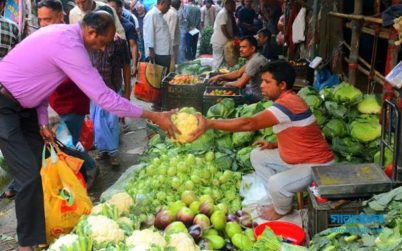 বরিশালে সপ্তাহের ব্যাবধানে বাজারে সবজির দাম স্থির