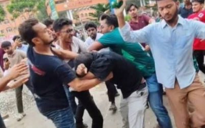 বরিশাল বিশ্ববিদ্যালয় ছাত্রশিবির ও ছাত্রদলের মধ্যে সংঘর্ষ, আহত ২২