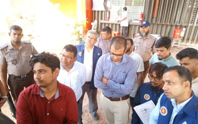 বরিশালের ফিলিং স্টেশনে অভিযান, ওজনে কম দেওয়ায় ২৫ হাজার টাকা জরিমানা