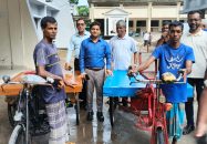 হতদরিদ্র দুই পরিবার পেল বেঁচে থাকার অবলম্বন ভিক্ষুক পুনর্বাসন কর্মসূচিতে দুই ব্যাটারিচালিত ভ্যান, প্রশংসায় ইউএনও আলী সুজা