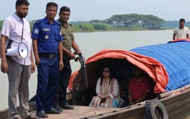 মা ইলিশ রক্ষায় বাবুগঞ্জের তিনটি নদীতে ইউএনও-মৎস্য কর্মকর্তার অভিযান