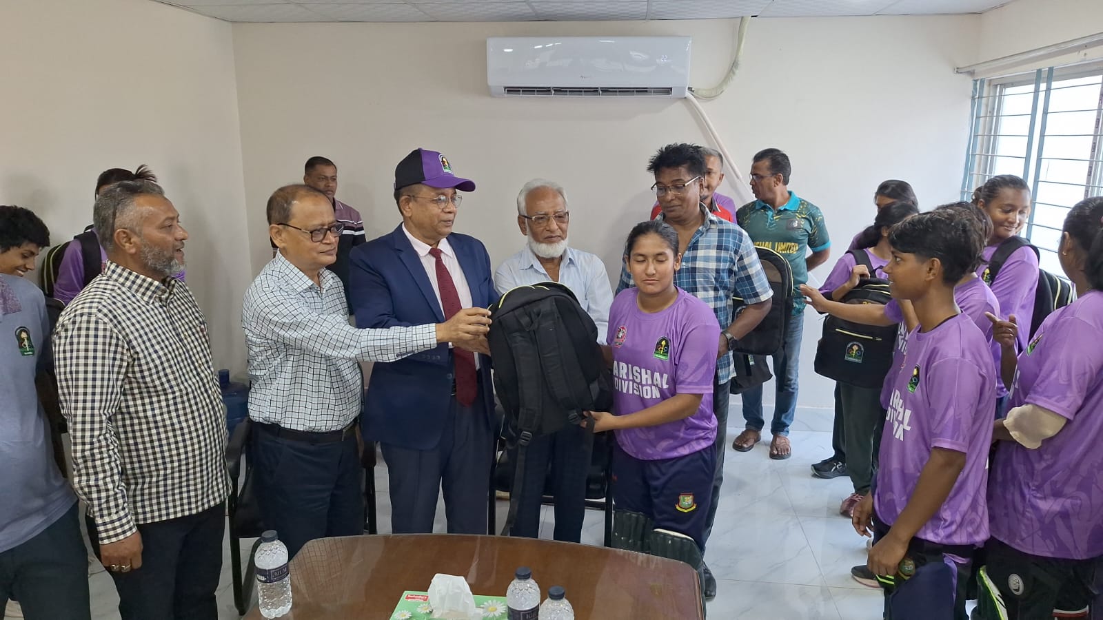 বরিশাল বিভাগীয় নারী ক্রিকেট দলের প্রশিক্ষণ ক্যাম্প উদ্বোধন ও জার্সি বিতরণ