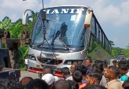 বরিশাল- ঢাকা মহাসড়কে হানিফ পরিবহনের চাপায় মোটরসাইকেলের চালক নিহত